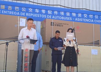 CUBA. China donó material destinado a la reparación de ómnibus de La Habana