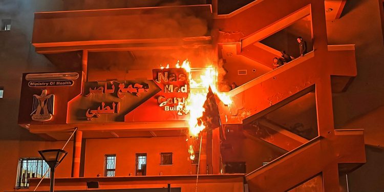ISRAEL ha bombardeado el hospital Nasser y, posteriormente, ha atacado a quienes atendían a las víctimas