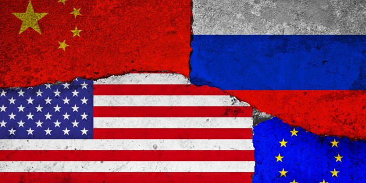 PEPE ESCOBAR. Zorros chinos, tiburones americanos, roedores europeos