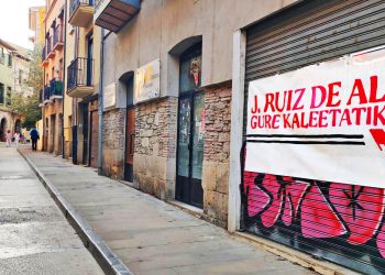 Denuncian el intento, por parte del Ayto. de Lizarra, de hacer desaparecer la expresiones políticas de las calles