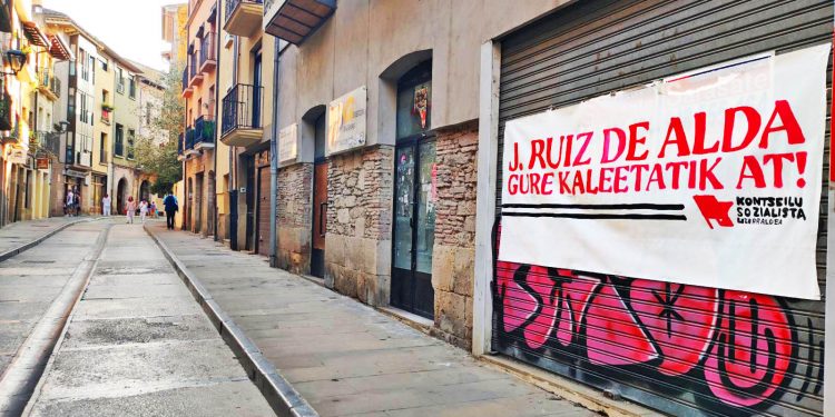 Denuncian el intento, por parte del Ayto. de Lizarra, de hacer desaparecer la expresiones políticas de las calles