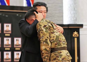 La televisión de la RPDC publicó estas imágenes de sus combatientes en la batalla por la liberación de Kursk