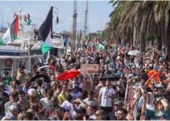 «Mientras el mundo calla, nosotros zarpamos», partió la flotilla solidaria rumbo a Gaza