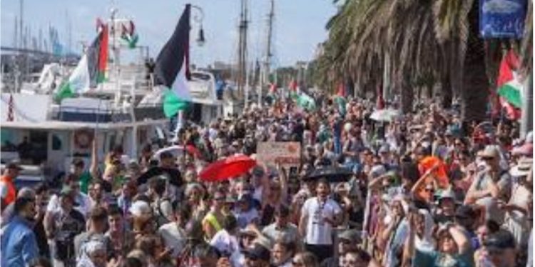 «Mientras el mundo calla, nosotros zarpamos», partió la flotilla solidaria rumbo a Gaza