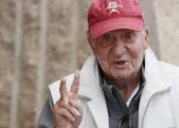 Los técnicos de Hacienda piden al gobierno que averigüe de dónde saca el emérito el dinero