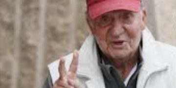 Los técnicos de Hacienda piden al gobierno que averigüe de dónde saca el emérito el dinero