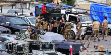 LÍBANO. Fuerzas palestinas, afines a la entreguista ANP, continúan entregando sus armas al ejército libanés