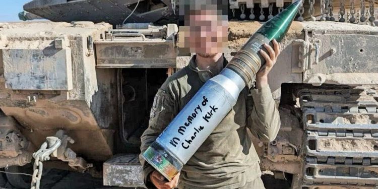 ISRAEL. Este soldado genocida homenajea a Charlie Kirk de esta manera
