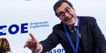 Garamendi, 400.000 € al año… ¿por qué no se calla?