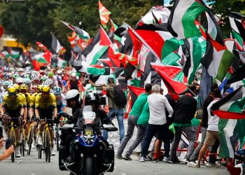 El director de La Vuelta cree que la seguridad de todos pasa por la renuncia del equipo de Israel