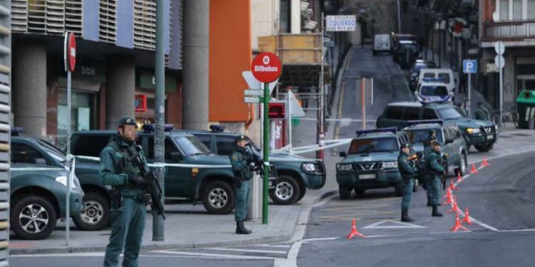 Día de la Hispanidad y las Fuerzas armadas: La Guardia Civil se exhibe en Bilbo