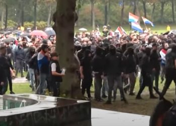 PAÍSES BAJOS. Una turba fascista se manifiesta contra la inmigración en La Haya