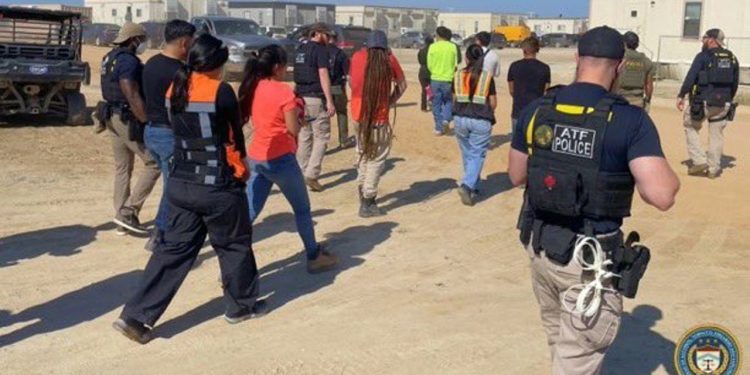 Una redada en Georgia (EE.UU) provoca la detención y secuestro de cientos de trabajadores