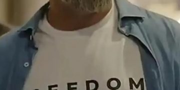 Abascal (Vox) homenajea al fascista ex-tiktokero pro-Trump ultimado