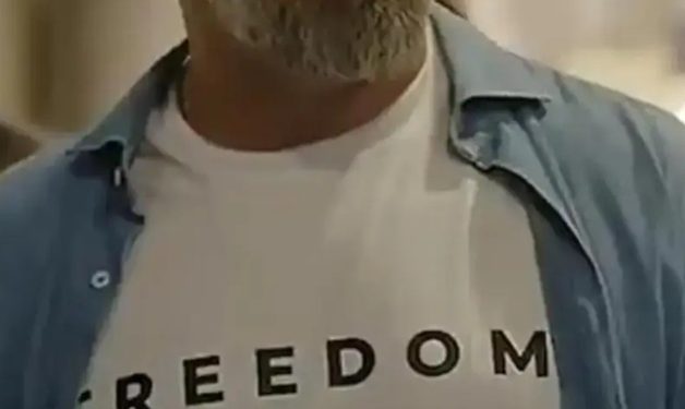 Abascal (Vox) homenajea al fascista ex-tiktokero pro-Trump ultimado