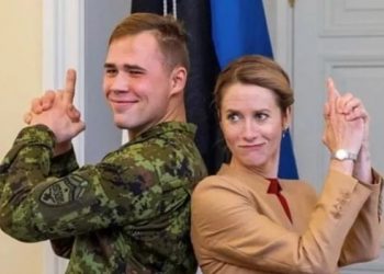 La ministra de exteriores y Seguridad de la U.E no tuvo reparo en fotografiarse de esta guisa y escribir debajo «Somos la OTAN»