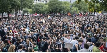FRANCIA vivió una histórica jornada de lucha: huelgas, manifestaciones y «bloqueo total» (video: Tour de France)