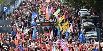 FRANCIA. La huelga general dejó una nueva jornada de lucha con 300 detenidos y un millón de manifestantes