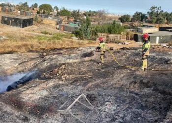 Un nuevo incendio en Palos de la Frontera (Huelva) destruye 70 chabolas de inmigrantes