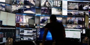 El gobierno apuesta por el control de las comunicaciones privadas en el móvil, de los mensajes, más cámaras en las calles…