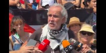 Willy Toledo vuelve a poner la verdad sobre la mesa