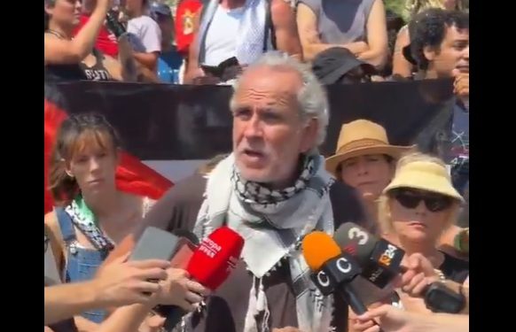 Willy Toledo vuelve a poner la verdad sobre la mesa