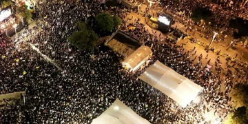 ISRAEL. Una multitud se manifestó en Tel Aviv exigiendo a Netanyahu que no obstaculice la vuelta de los retenidos
