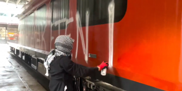 Militantes de GKS entran en CAF-Beasain y hacen pintadas para denunciar su relación con Israel (vídeo)