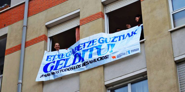 El Sindicato Socialista de Vivienda consigue parar un desahucio en Donostia