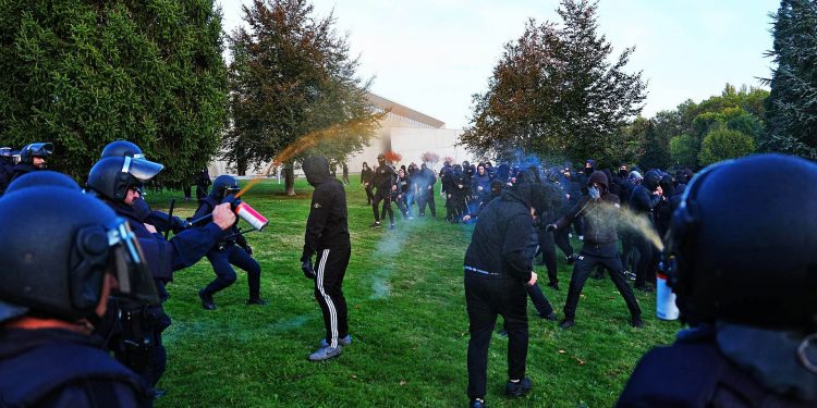 Ante la presencia de antifascistas para enfrentarle, el fascista Quiles ha cancelado su acto en Iruñea