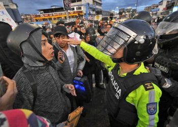 ECUADOR. Periodista español que cubría el paro y las protestas fue detenido y expulsado