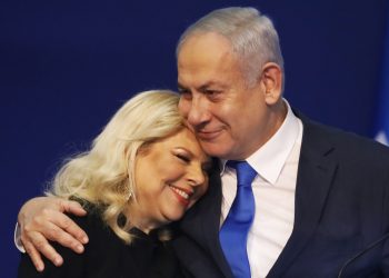 ISRAEL. Sara Netanyahu presionó a los ministros del Likud para que firmaran la retirada de cargos criminales contra su marido