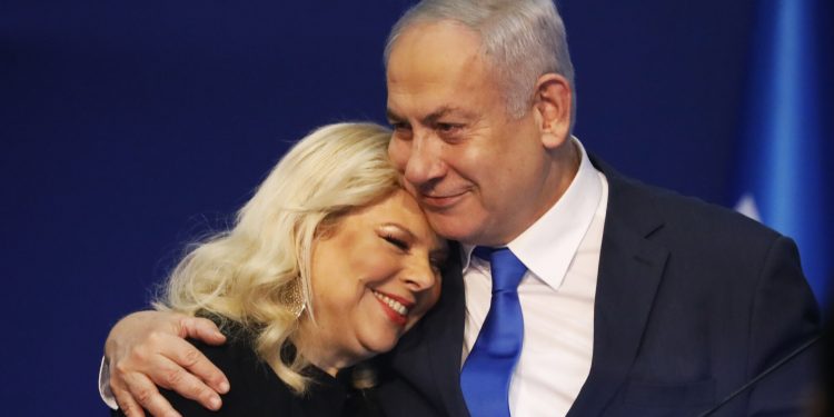ISRAEL. Sara Netanyahu presionó a los ministros del Likud para que firmaran la retirada de cargos criminales contra su marido