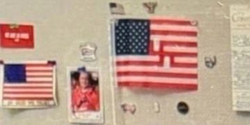 Aparecen en varios despachos de congresistas de EE.UU banderas «retocadas»