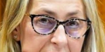 De cómo a «no dimitir» se llama ahora «dar la cara»