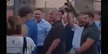 El paseo de Abascal (Vox) por La Laguna (Tenerife) fue con gritos de «fascista» (Video)