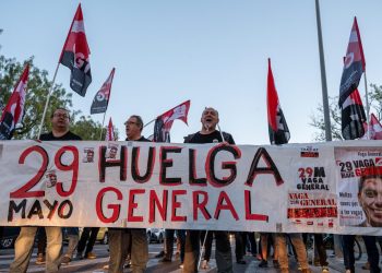 El Ayuntamiento de Valencia impone una multa de 3.000 euros a la CGT por pegar carteles contra Mazón