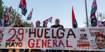 El Ayuntamiento de Valencia impone una multa de 3.000 euros a la CGT por pegar carteles contra Mazón
