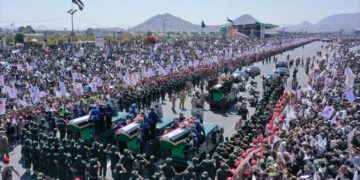 YEMEN. Decenas de miles de personas despidieron a los muertos por ataque sionista