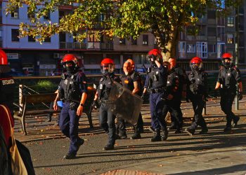 Desokupas no pudieron desalojar una vivienda en Bilbo a pesar de contar con la ayuda de la Ertzaintza