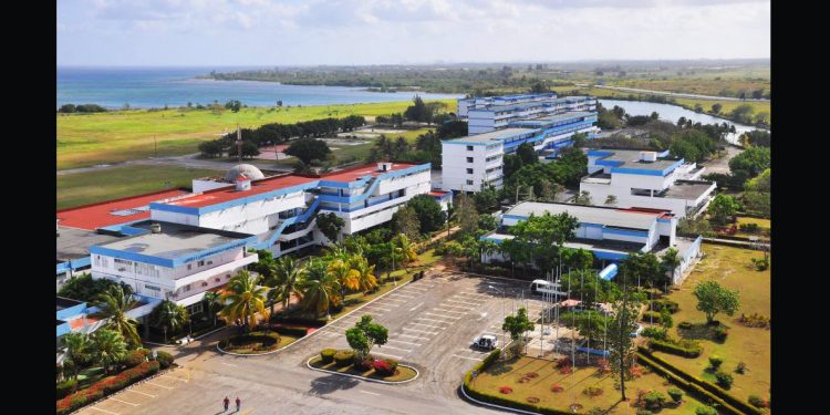 MARCELO COLUSSI. Escuela Latinoamericana de Medicina en Cuba -ELAM-: un ejemplo de solidaridad