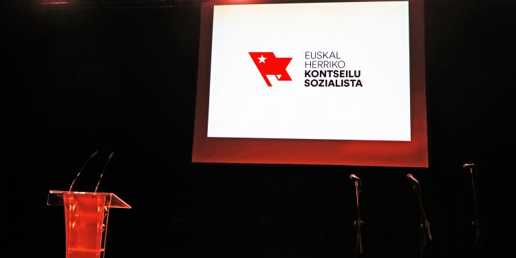 EHKS organiza conferencias para profundizar en la lectura y las posiciones sobre el fascismo y la lucha antifascista