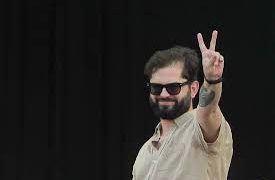 CHILE. El gobierno progre de Boric abre la puerta a la extrema derecha; sus candidatos suman más del 70% de los votos