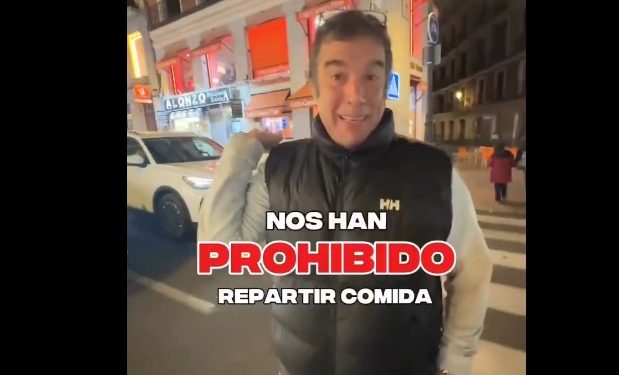 El PP prohíbe en Madrid repartir comida a los pobres