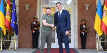 Zelensky recibido en Madrid con todos los honores (Borbones, gobierno, Cortes, Gernika …); después se extrañan que suba la extrema derecha