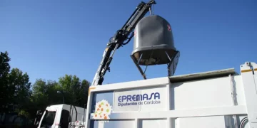 La Diputación de Córdoba incumple: retrocesos laborales en la recogida de basura provincial