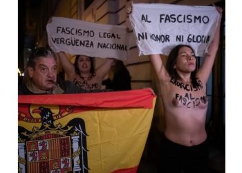 Iban a entrar en la misa en recuerdo de Franco y en la puerta… (Video)