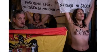 Iban a entrar en la misa en recuerdo de Franco y en la puerta… (Video)