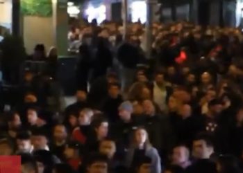 «Aquí están los antifascistas» (Imágenes de la movilización de anoche en recuerdo a Carlos Palomino)