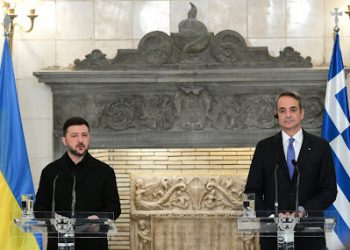 Zelensky firma en Grecia un acuerdo con el gas bajo la supervisión de la propia Embajada de EE.UU